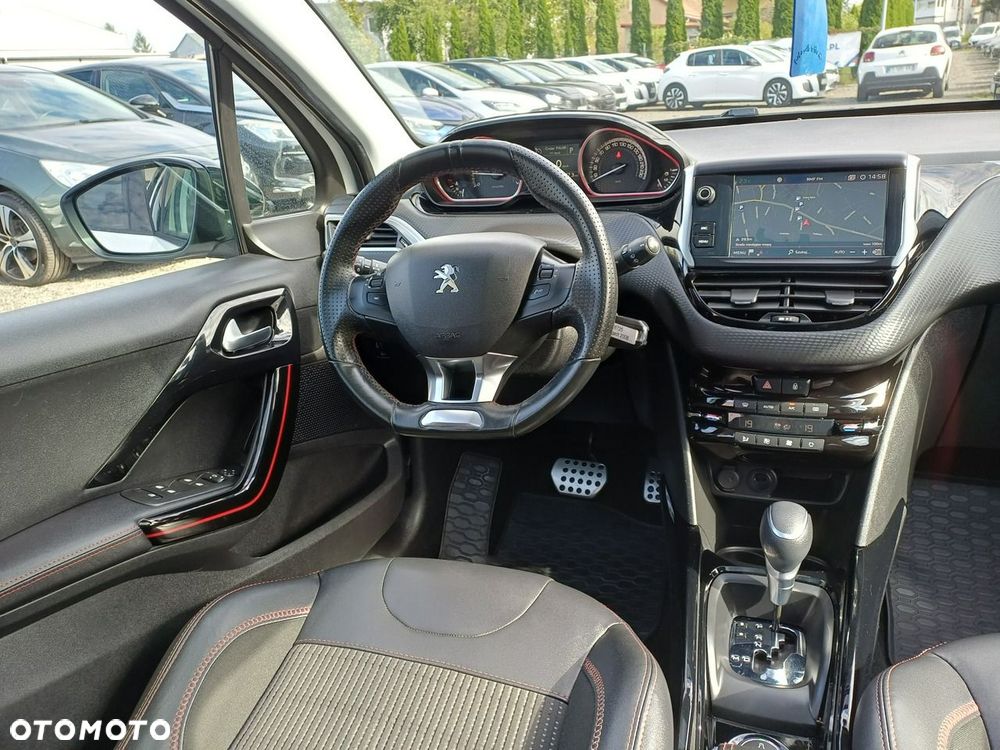 Peugeot 2008 PureTech 110 Stop&Start EAT6 GT-Line Edition - 28