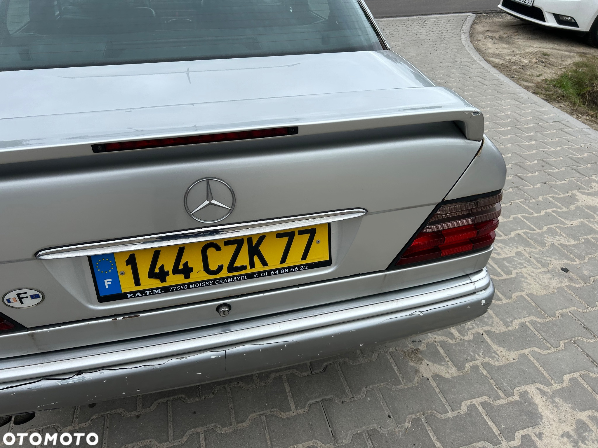 Mercedes-Benz Klasa E 300 D Turbo - 17