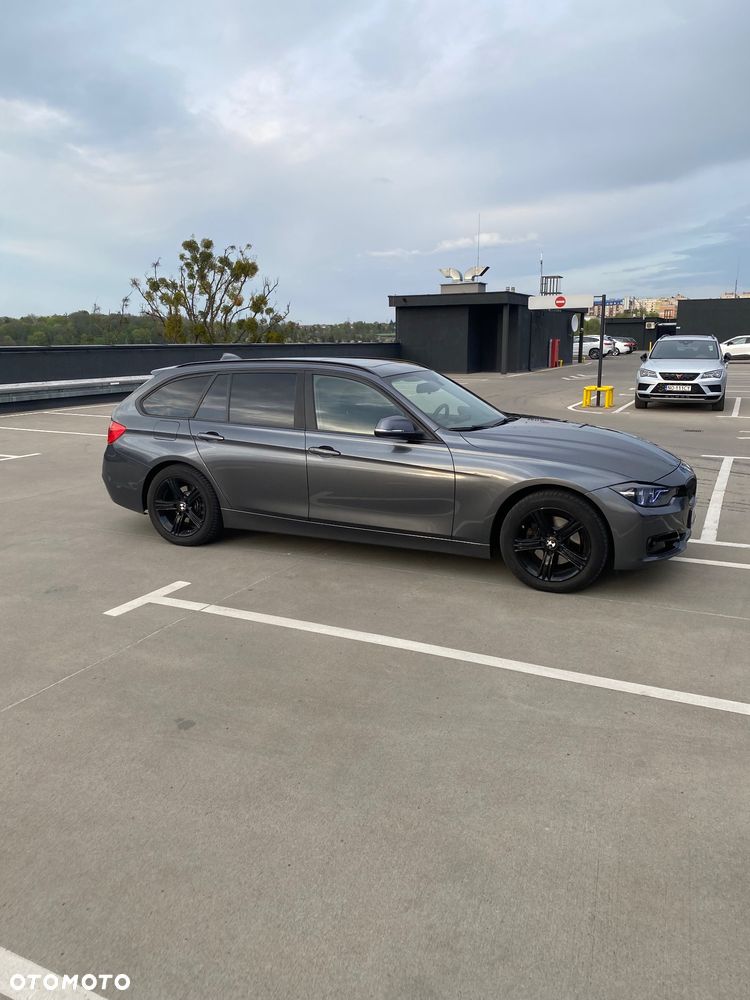 BMW Seria 3 328i xDrive - 5