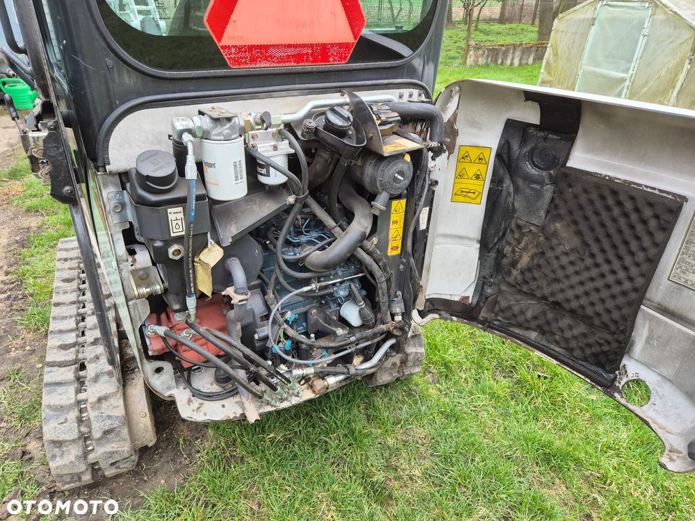 Bobcat E16 - 6