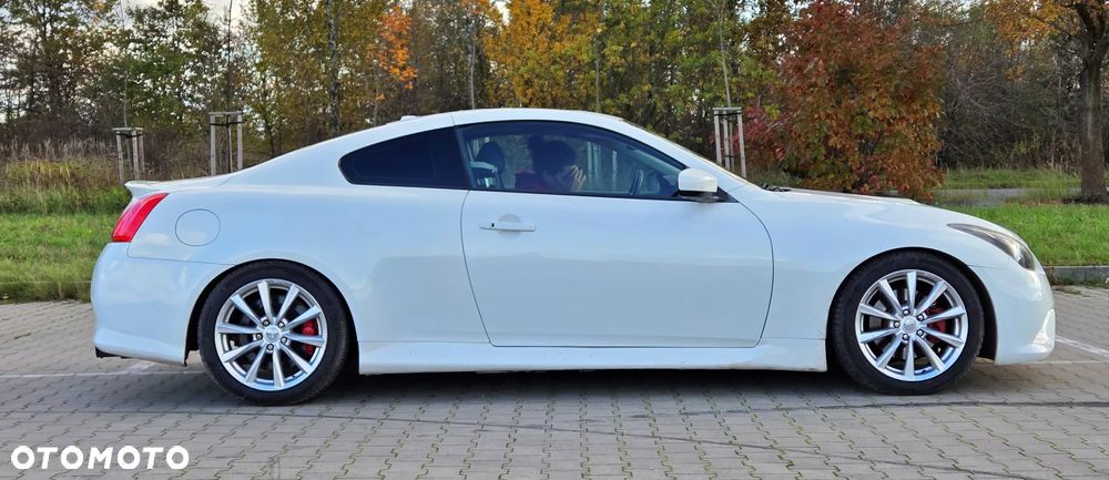 Infiniti G G37 - 8