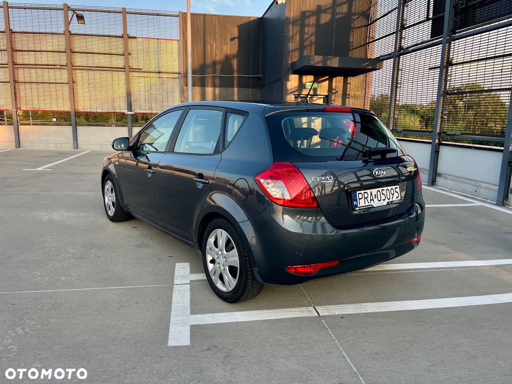Kia Ceed 1.4 Comfort + - 11