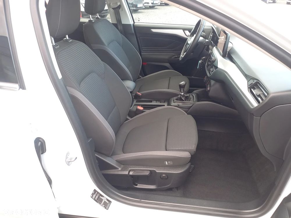 Ford Focus 1.5 EcoBlue STart-Stopp-System TITANIUM - 19