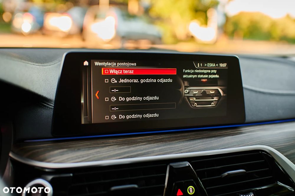 BMW Seria 5 525d Luxury Line - 32