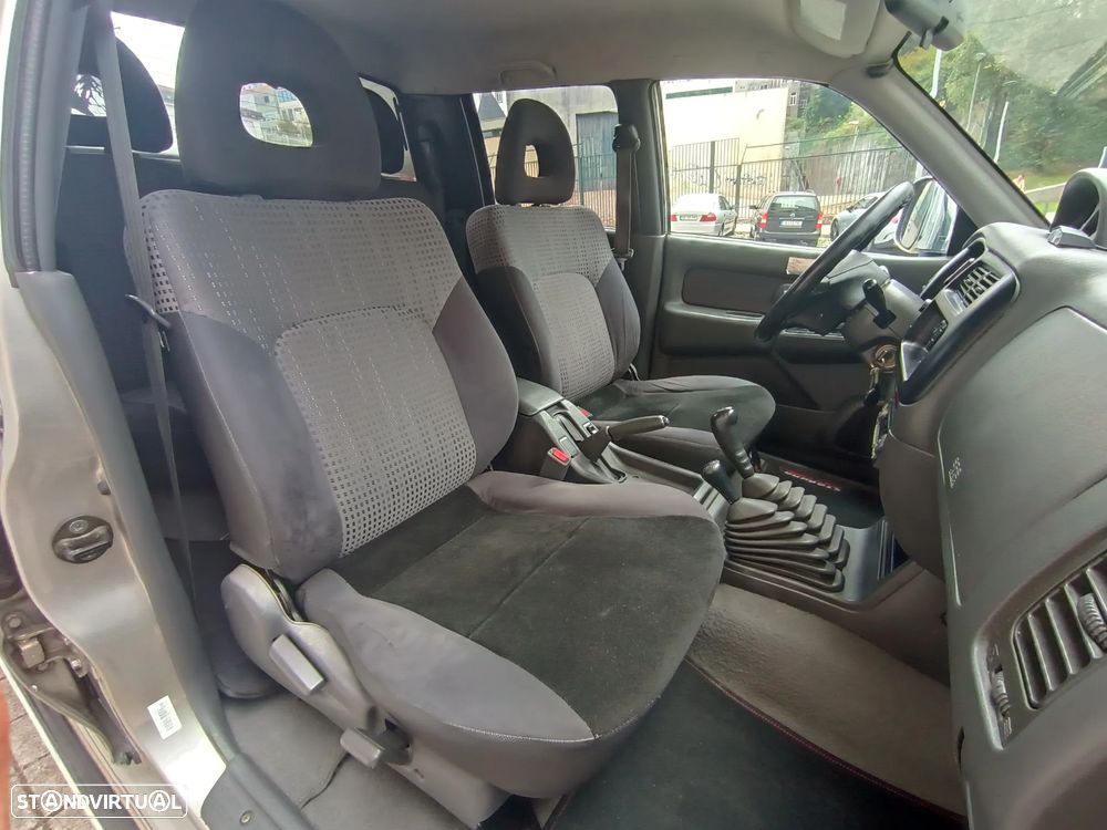 Mitsubishi L200 2.5 TD Strakar Sport HT - 27