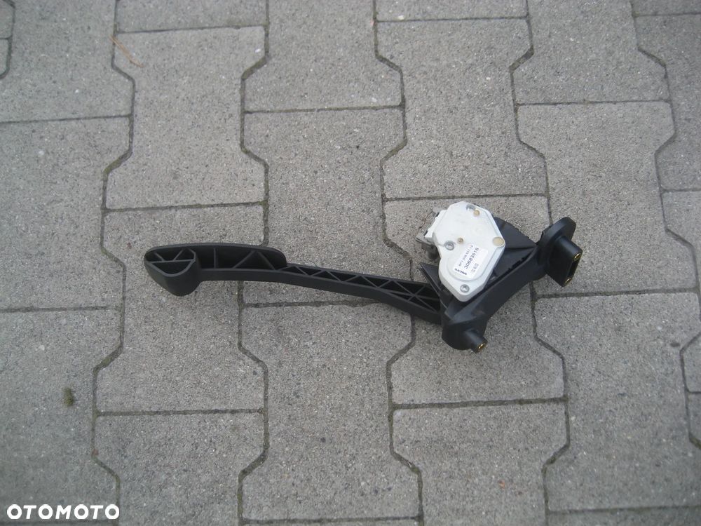 volvo s60 v70 s80  2,4 tdi 163km potencjometr gazu 30683516