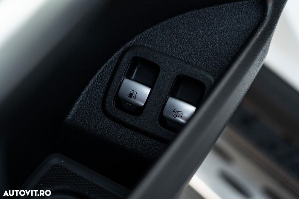 Mercedes-Benz GLC - 34