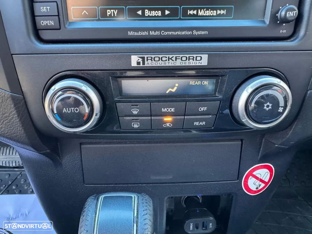 Mitsubishi Pajero 3.2 DI-D Auto Instyle - 12