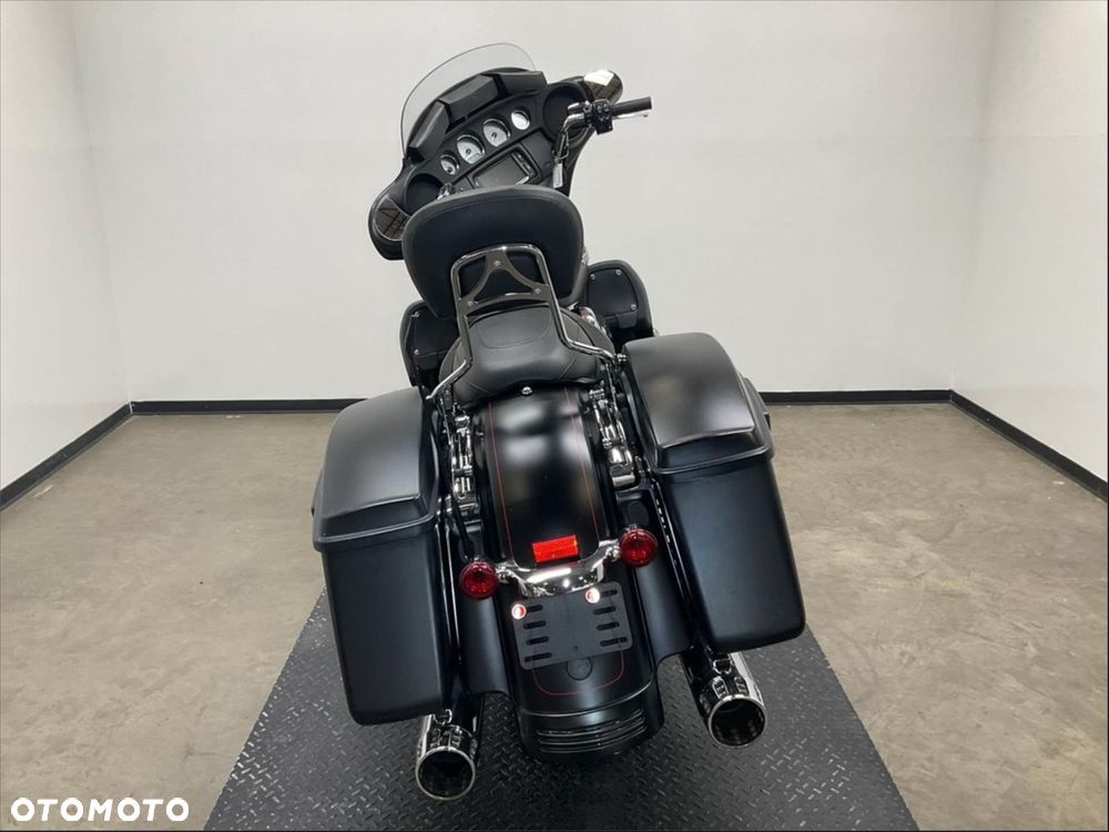 Harley-Davidson Touring Street Glide - 4