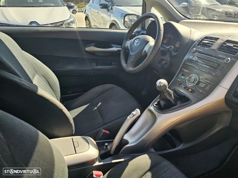 Toyota Auris 1.4 D4d - 21