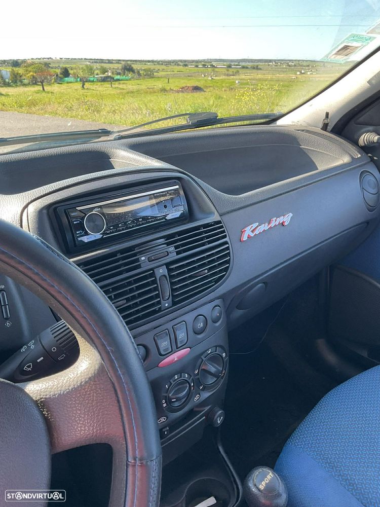 Fiat Punto 1.2 16V HLX - 19