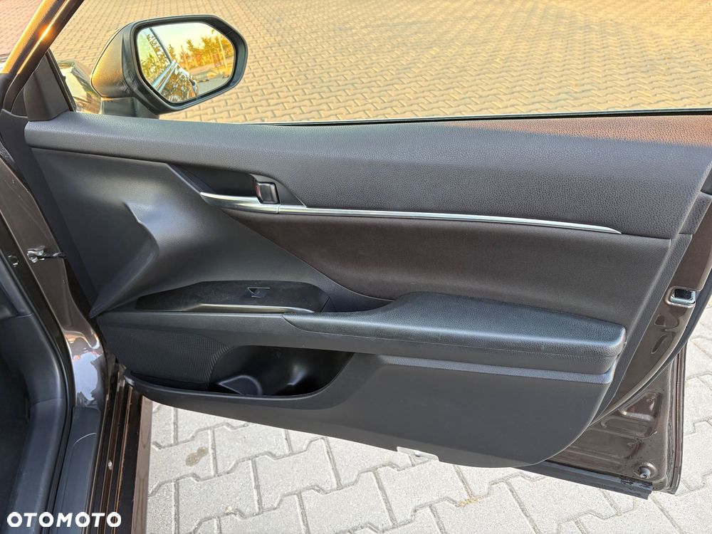 Toyota Camry 2.5 Hybrid Comfort CVT - 17