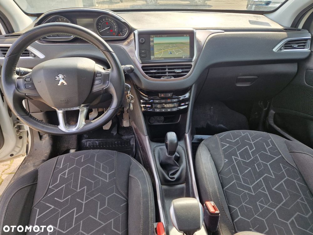 Peugeot 2008 1.2 Pure Tech Style - 14