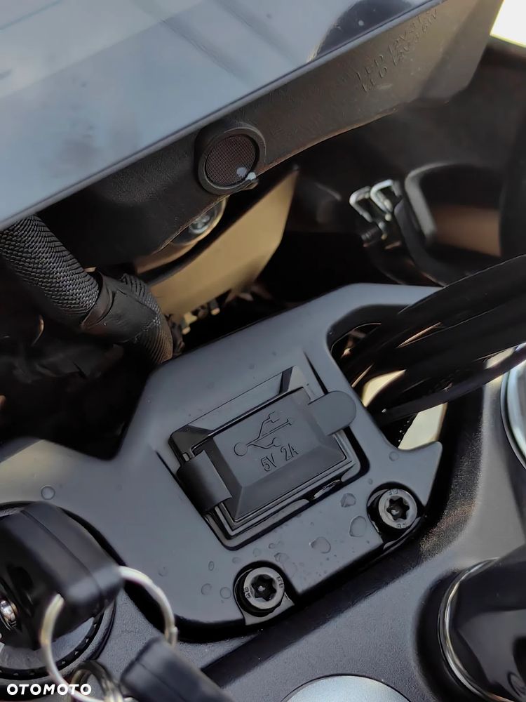 QJMOTOR SRT900SX - 8