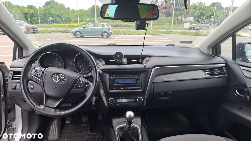 Toyota Avensis - 7