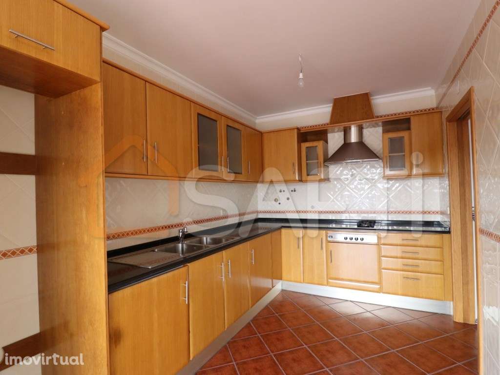 MORADIA INDEPENDENTE COM ESPAÇO COMERCIAL - TOCHA - Grande imagem: 5/31