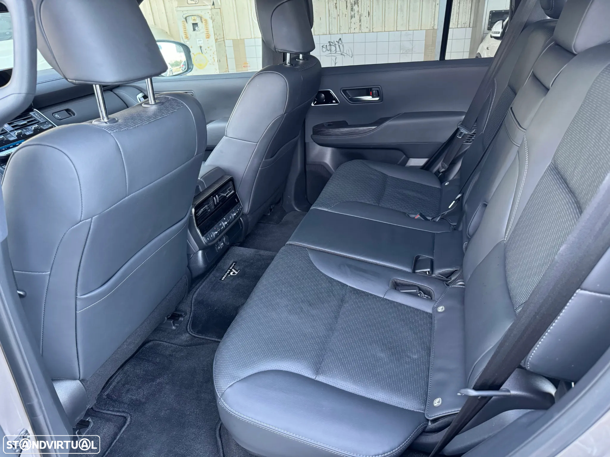 Toyota Land Cruiser - 13