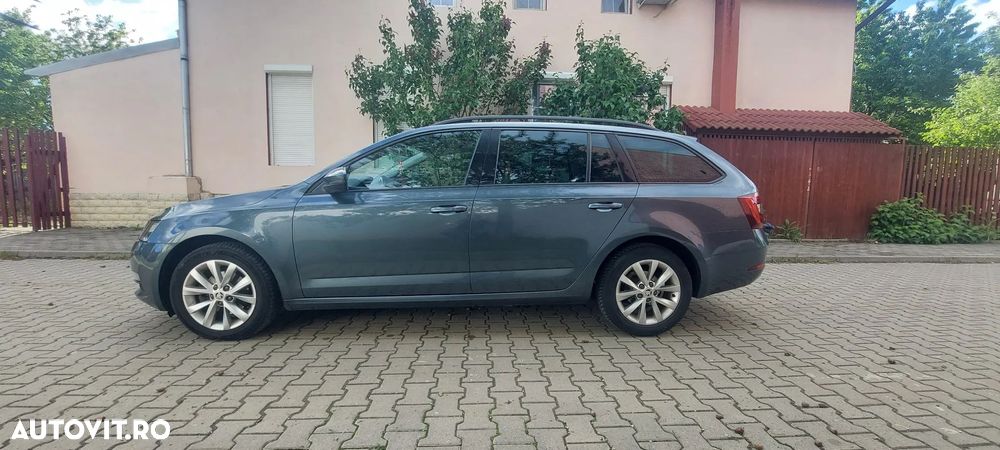 Skoda Octavia 1.6 TDI DSG Ambition - 9