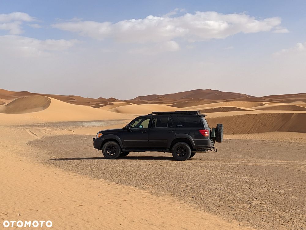 Toyota Sequoia - 2