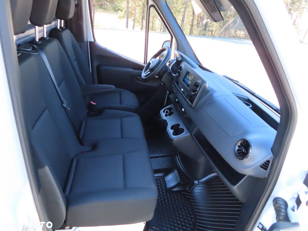 Mercedes-Benz Sprinter 317 CDI 170 KM 9G-Tronic Automat Model 907, L2H2 Furgon Blaszak, Wysoki Dach, 5932 mm Dł, FULL LED, HAK 3500 Kg, Rozstaw Osi 3665 mm, Ładowność 1174 Kg, WZMACNIANY,  Stan Wizualny I Techniczny NOWY Tak Jak Z Taśmy Produkcyjnej Gotowy Dostępny OKAZJA POLECAM - 31