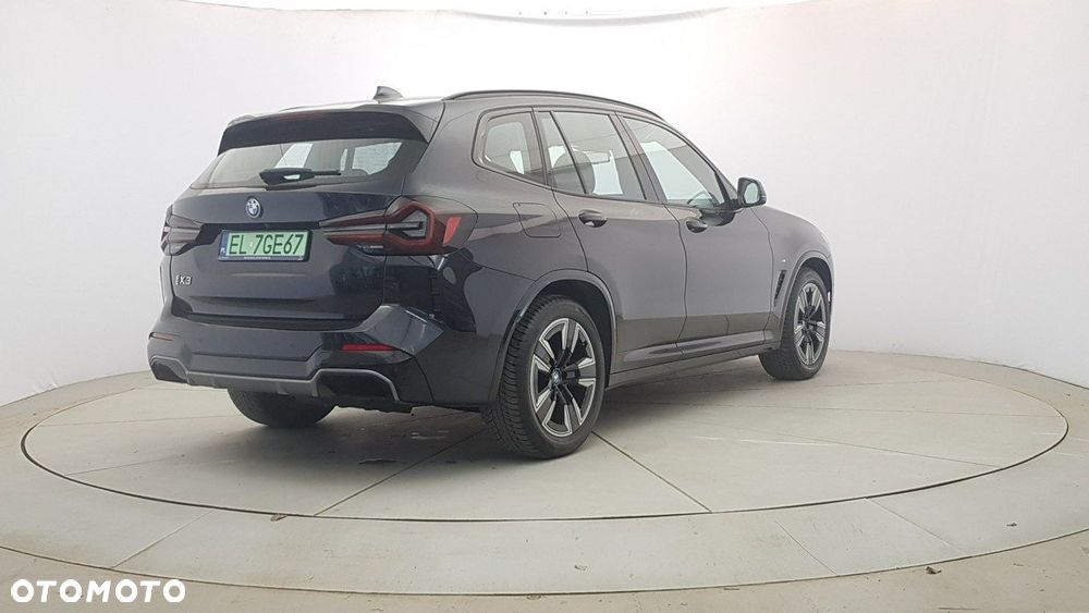 BMW iX3 - 7