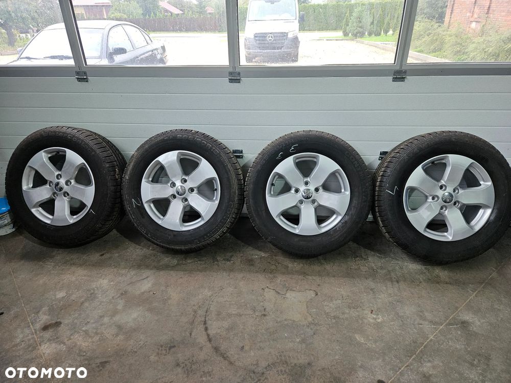 Jeep Grand Cherokee - 14