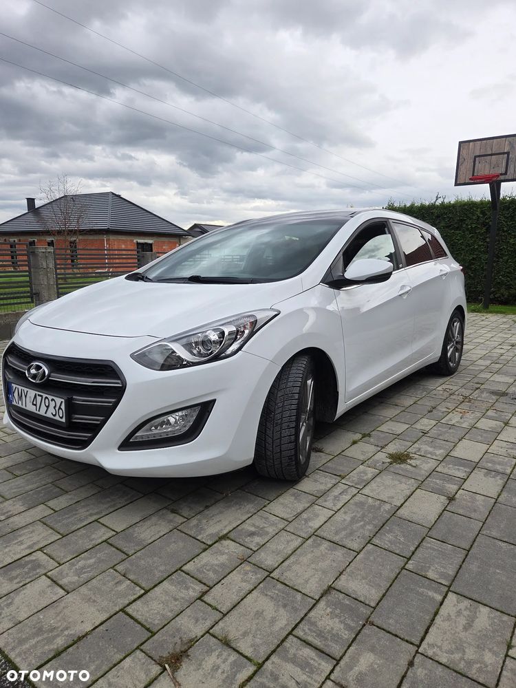 Hyundai i30 1.6 CRDi Comfort DCT - 3