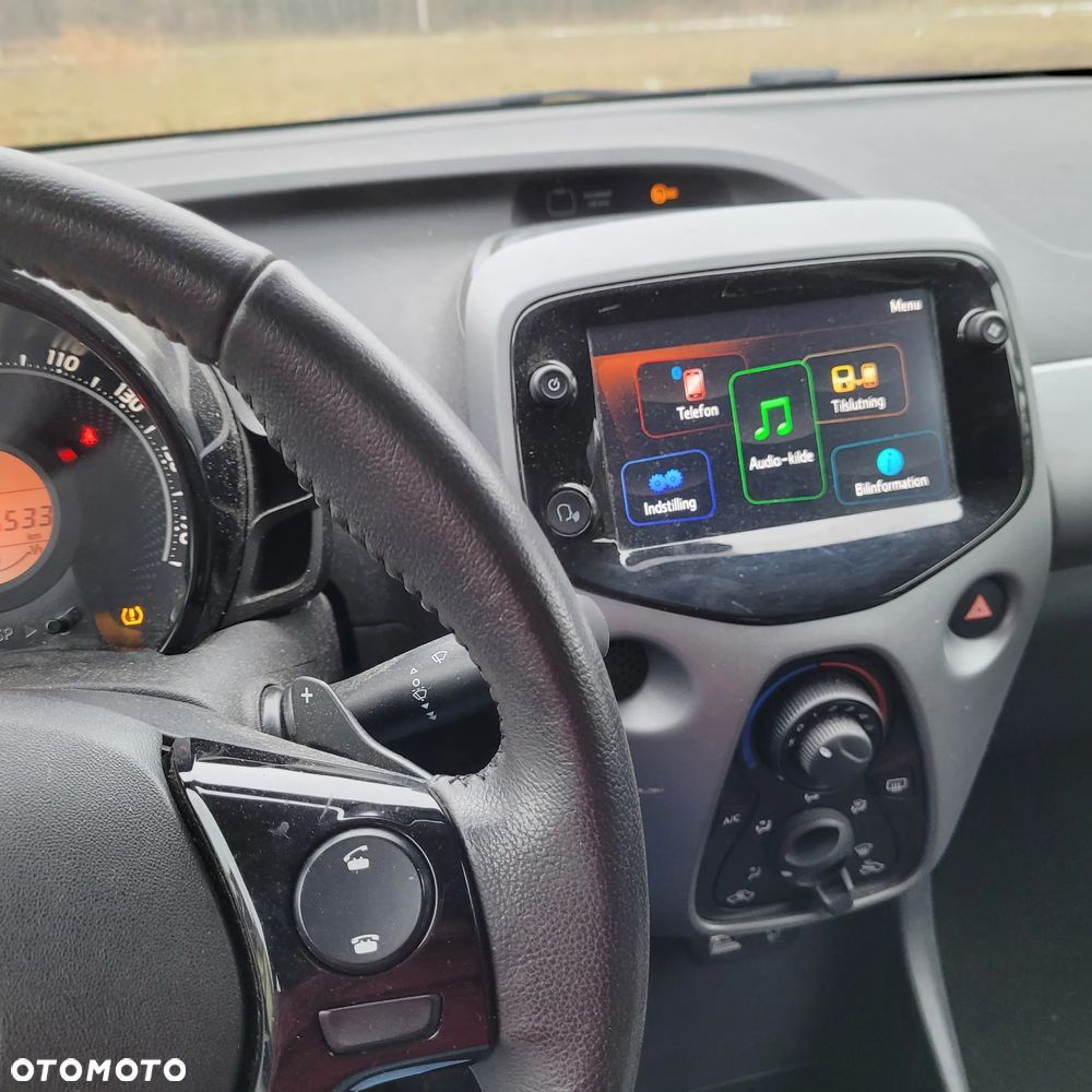 Toyota Aygo x.shift x-play connect - 15