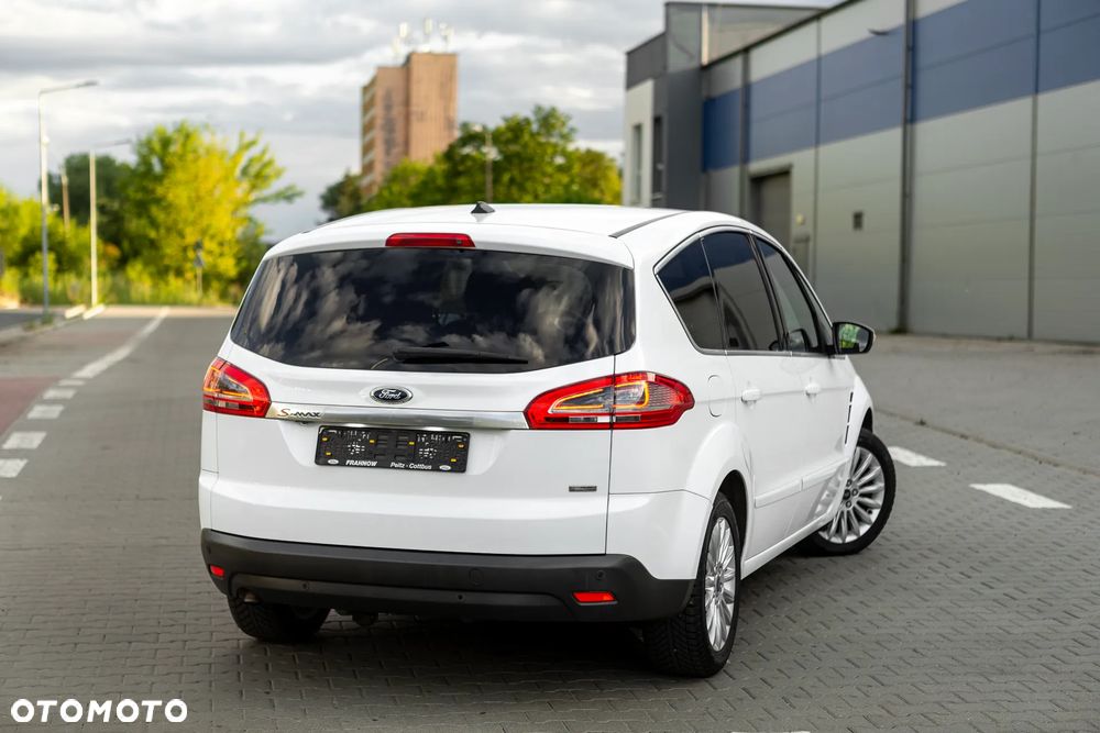 Ford S-Max - 17