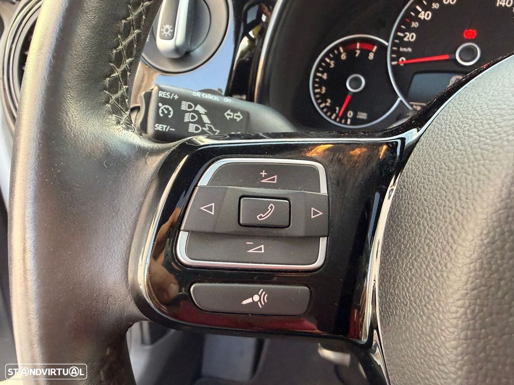 VW New Beetle - 21