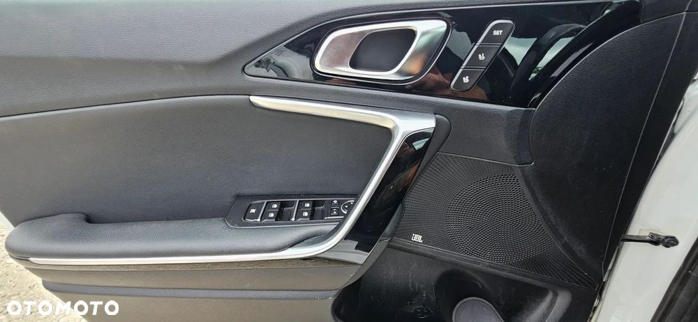Kia Ceed - 15