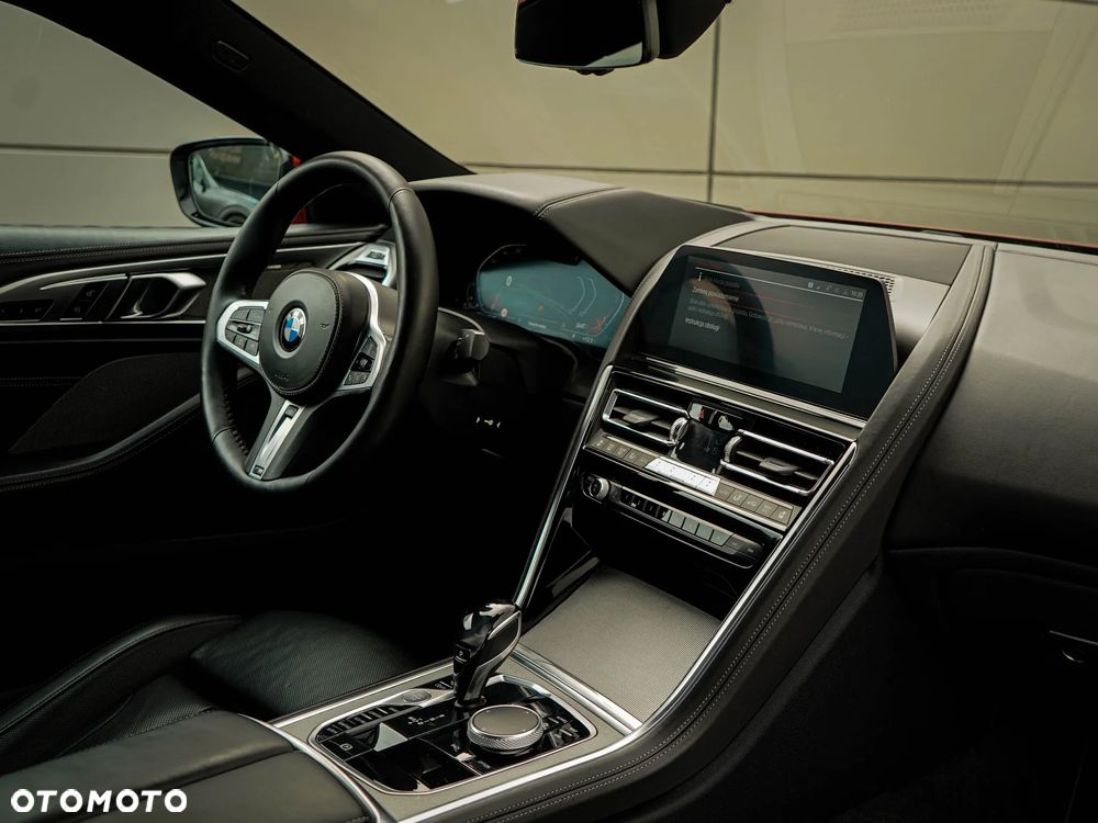 BMW Seria 8 - 12