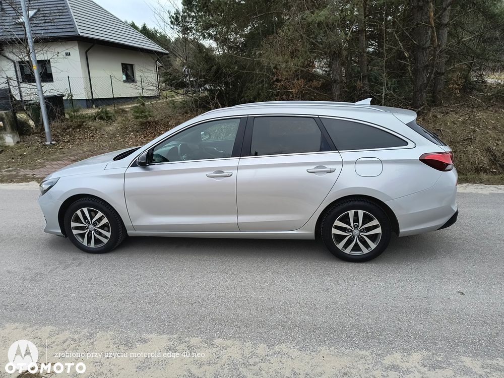 Hyundai i30 1.6 D GO Plus - 11