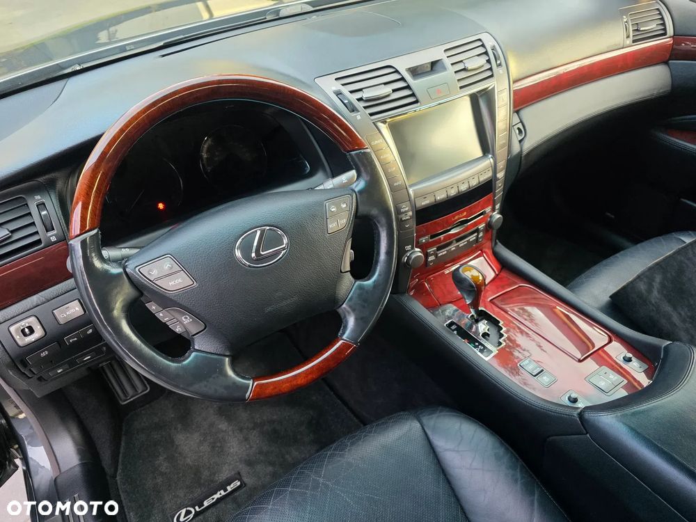 Lexus LS - 32