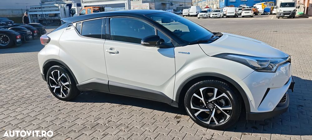 Toyota C-HR 1.8 HSD 122 CP 4x2 CVT C-ult Style bi-tone - 3