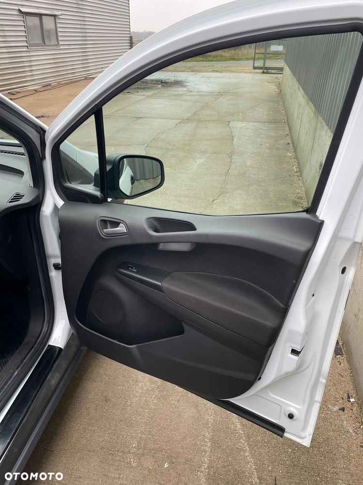 Ford Transit Courier - 7