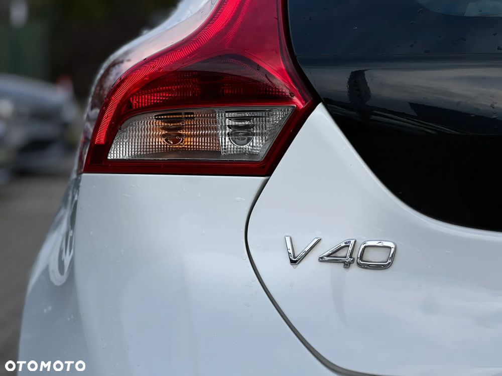 Volvo V40 - 23