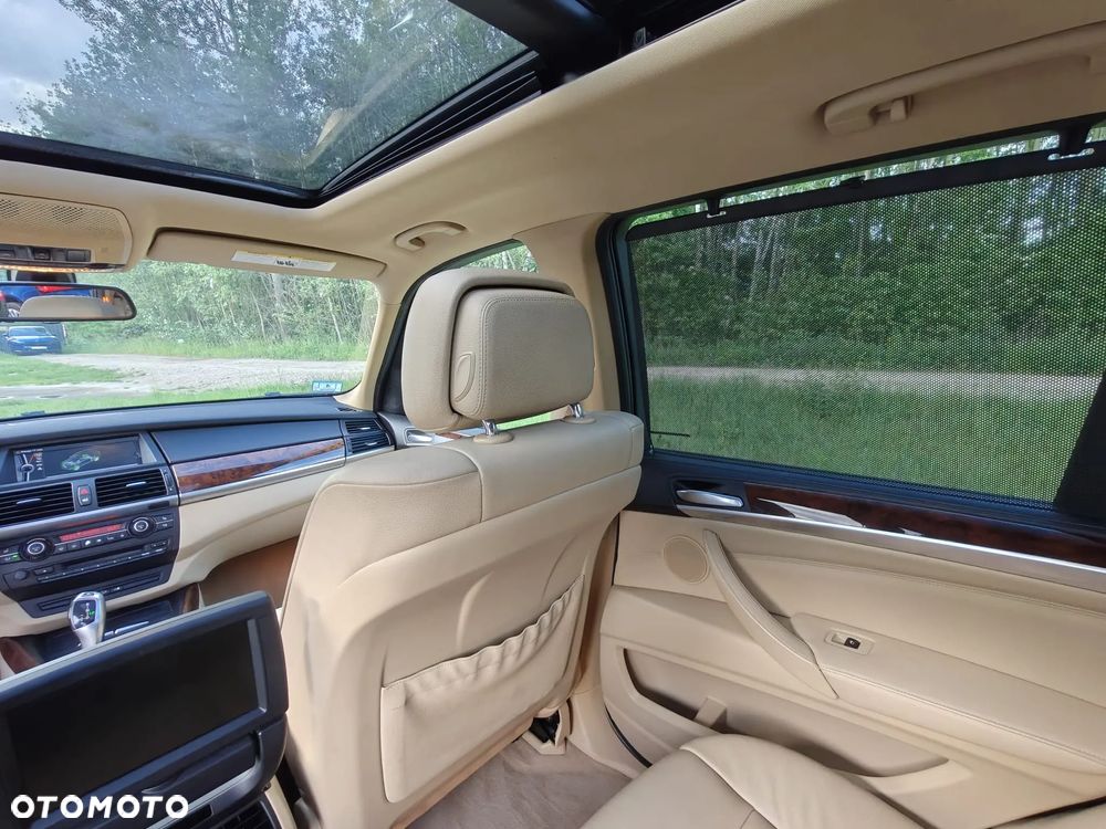 BMW X5 xDrive35i Edition Exclusive - 9