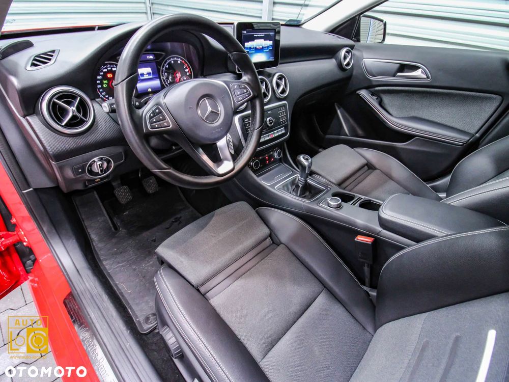 Mercedes-Benz Klasa A 160 AMG Line - 17