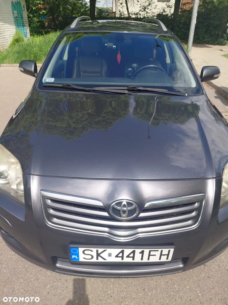 Toyota Avensis 2.0 D-4D Sol Premium - 2