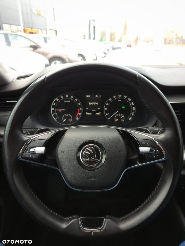 Skoda Octavia 2.0 TDI Ambition DSG - 26