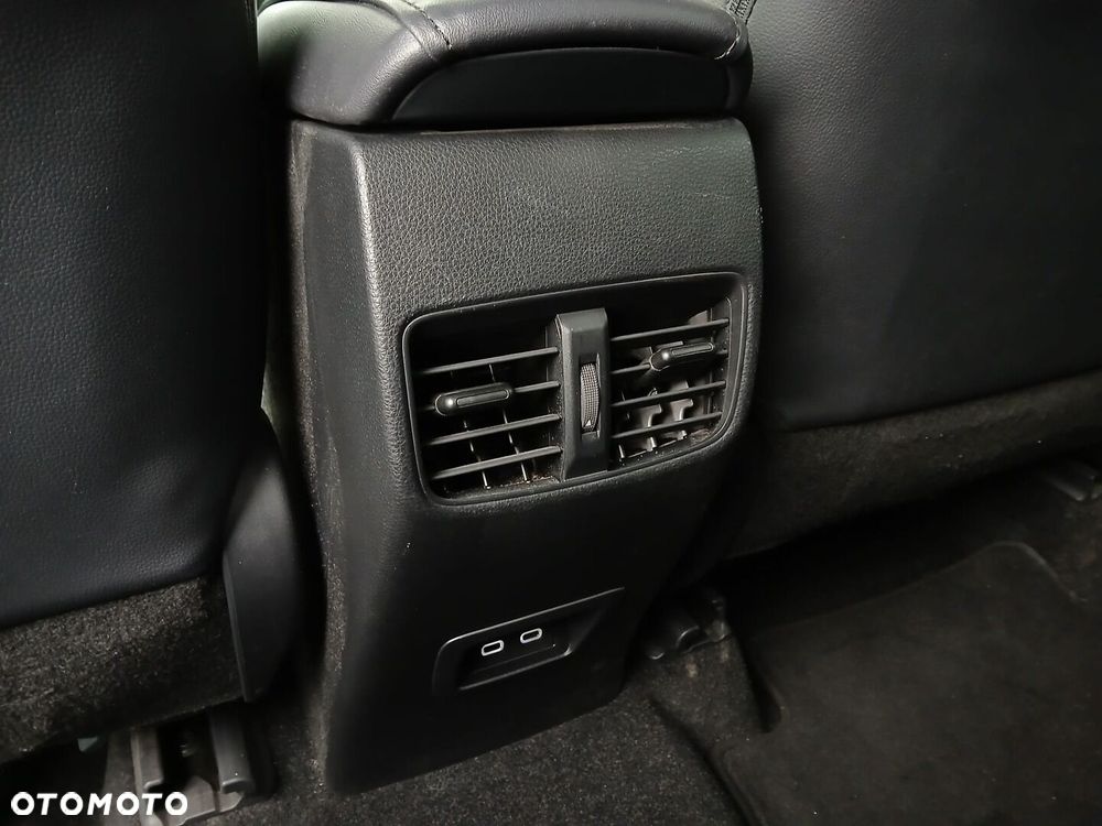 Toyota Corolla Cross 2.0 Hybrid Premiere Edition AWD - 36