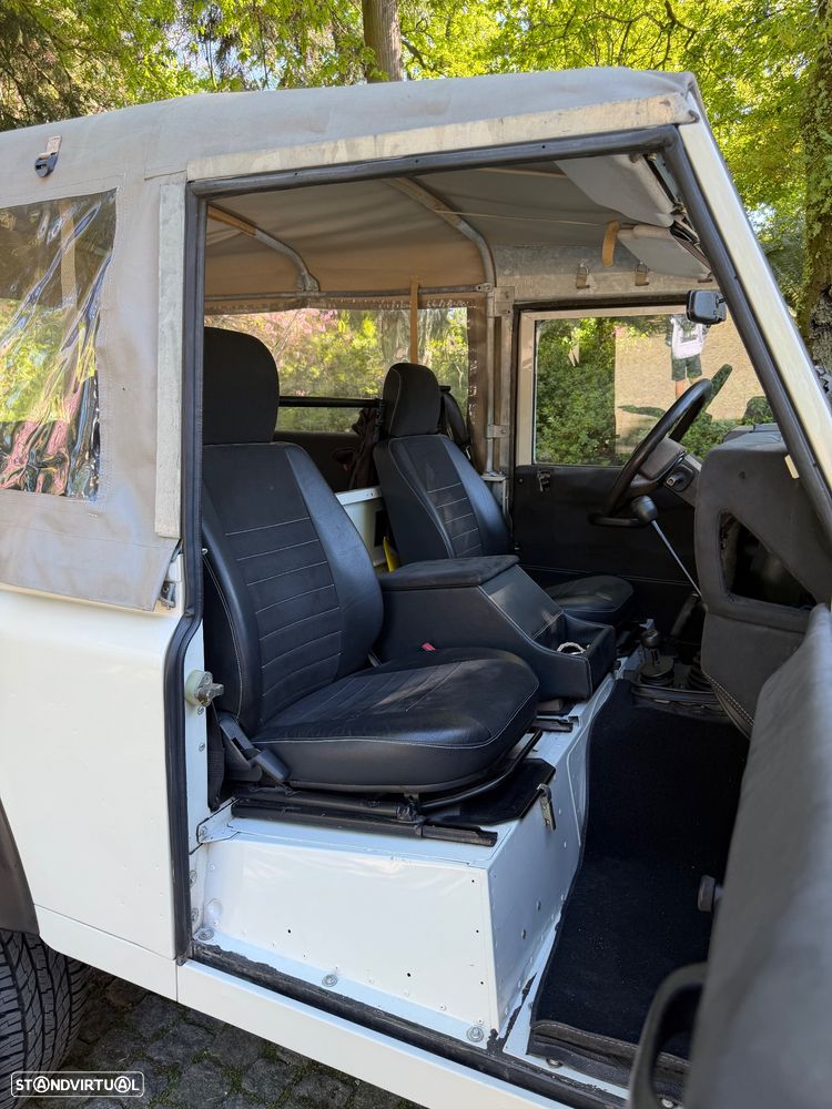 Land Rover Defender 90 2.5 Td5 Soft Top - 11