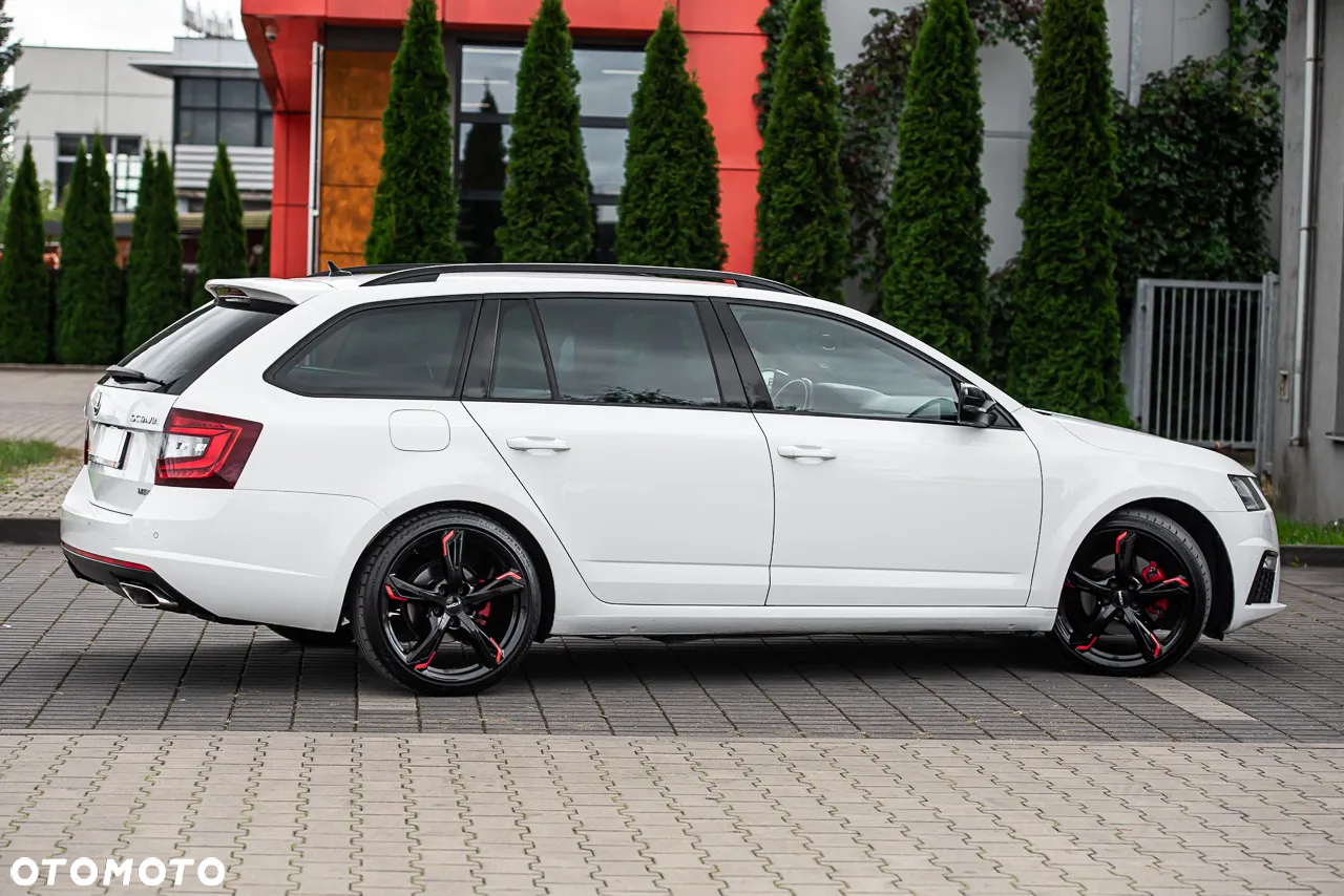 Skoda Octavia Combi 2.0 TDI DSG RS - 14