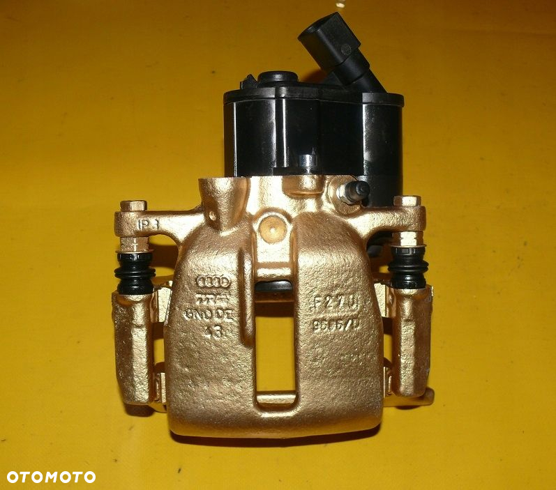 ZACISKI LEWY PRAWY PRZÓD TYŁ AUDI A6 C6 S6 347 330 - 6