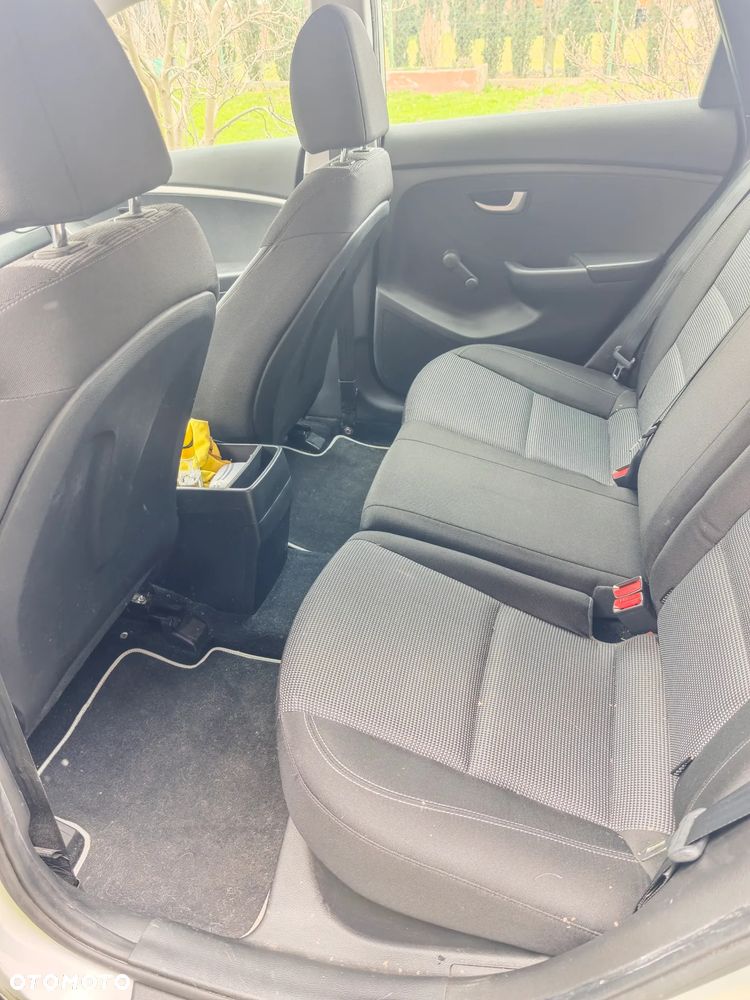 Hyundai i30 1.6 CRDi Classic - 10