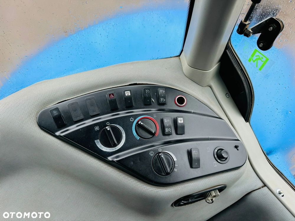 New Holland T8020 - 9