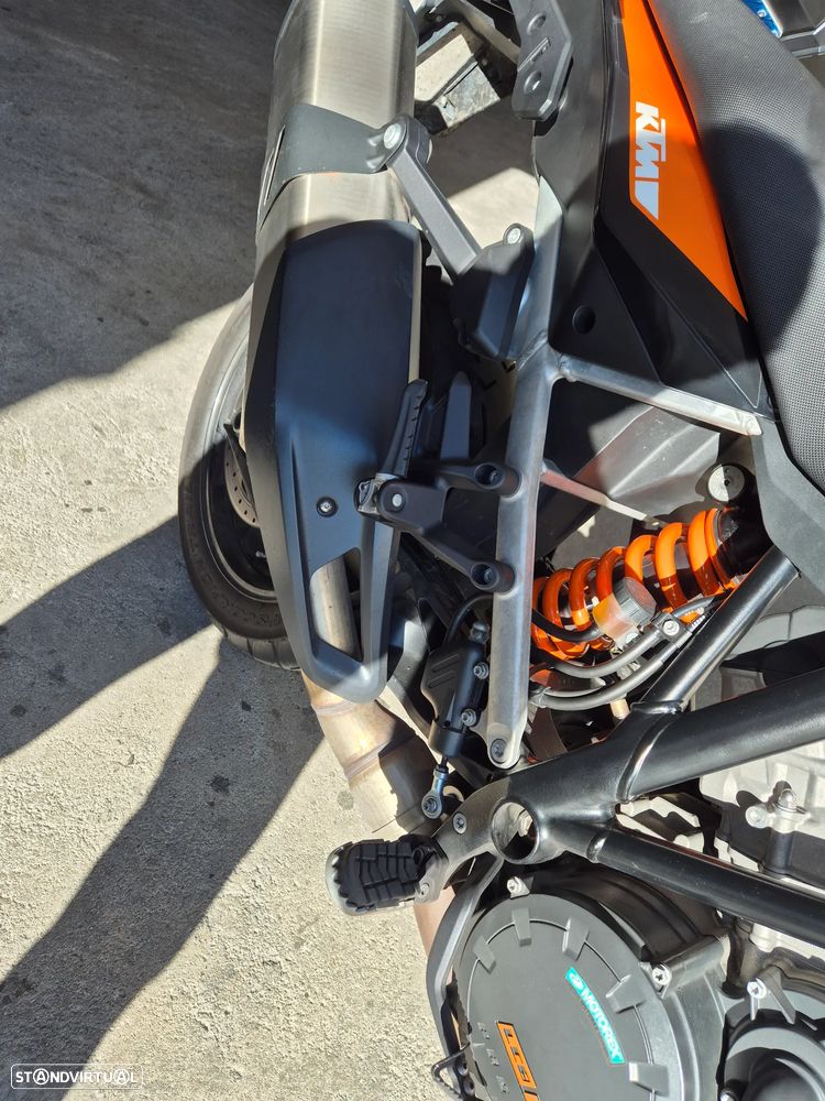 KTM 1050 Adventure - 12