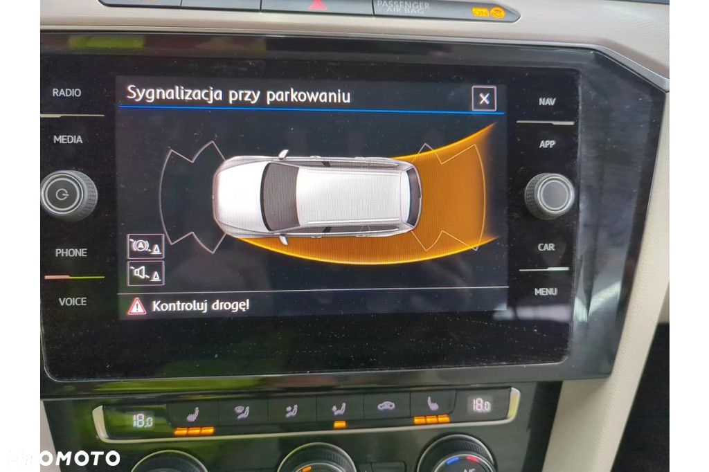 Volkswagen Passat - 8
