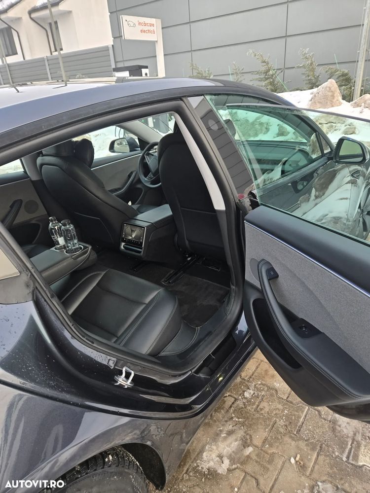 Tesla Model 3 - 3
